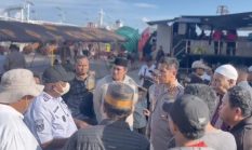 Respons Cepat, Sat Brimob Polda Papua Barat Daya Bantu Korban Kebakaran di Klademak II Kota Sorong