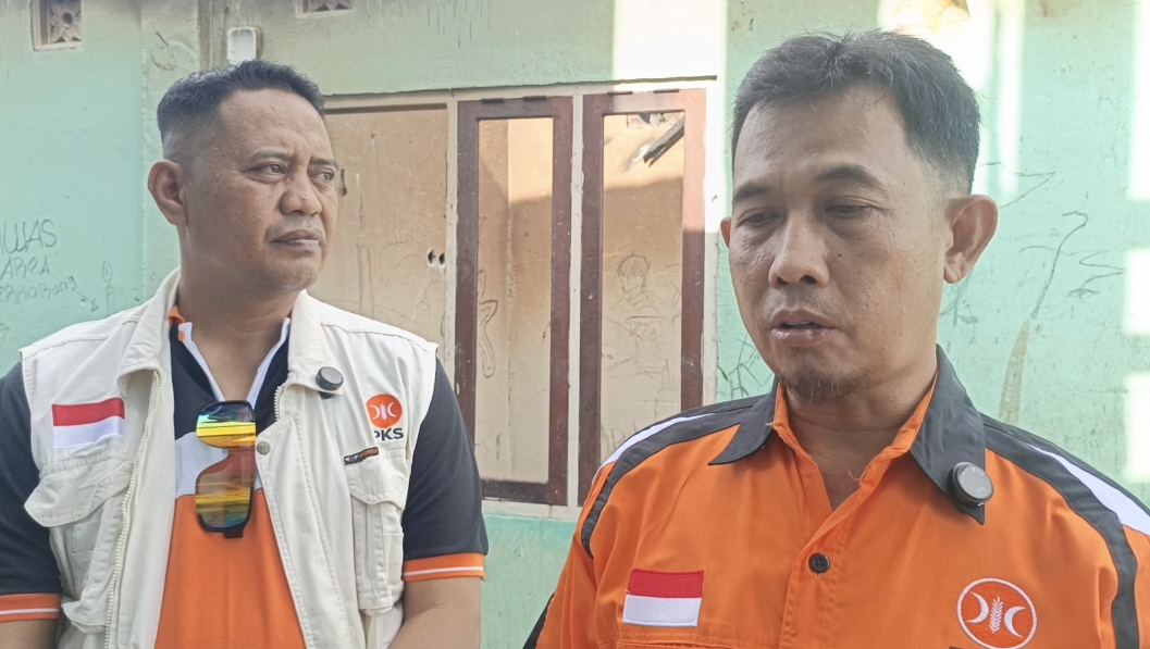 Sjahrul Rudianto Ketua DPD PKS Kota Sorong saat diwawancarai awak media