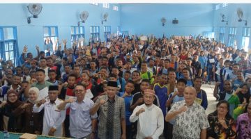 Tanamkan Moderasi Beragama dan Cegah Pernikahan Dini, FKUB Gelar Safari MPLS di SMKN 1 Sorong