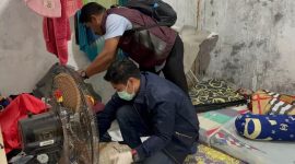 Tim Subdirektorat III Tindak Pidana Korupsi Direktorat Reserse Kriminal Khusus Polda Papua Barat Daya menggeledah salah satu kamar di Kediaman AR
