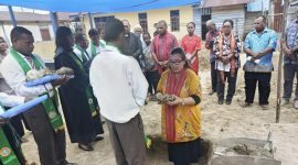 Prosesi penyambutan Anggota DPRD Provinsi Papua Barat Daya Nansy Prisillia Karundeng Fraksi Partai Golkar