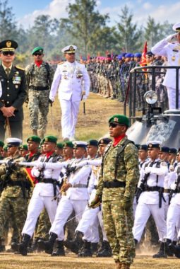 ‎Peringatan HUT ke-81 TNI di Sorong, Pangkoarmada III Tekankan Pentingnya Keamanan Wilayah dan Kelestarian Hutan